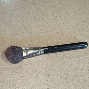 MAC Cosmetics 127 Split Fiber Makeup Brush